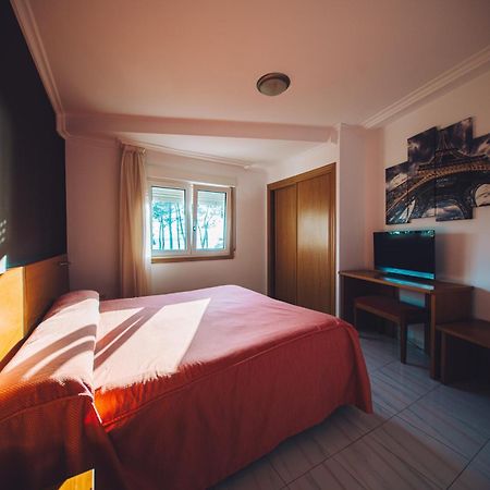 Hotel Dinajan Villanueva De Arosa Kültér fotó