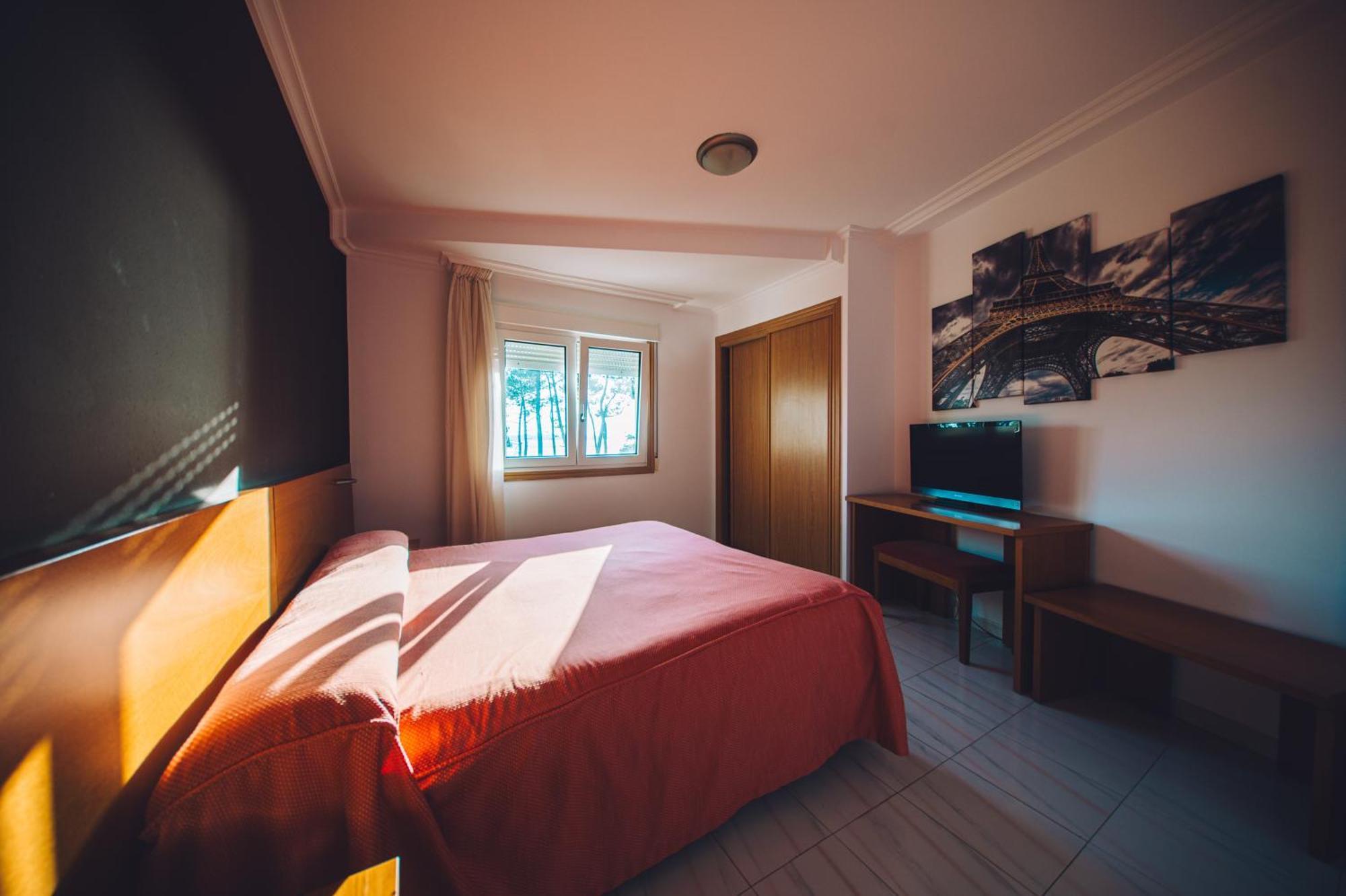 Hotel Dinajan Villanueva De Arosa Kültér fotó