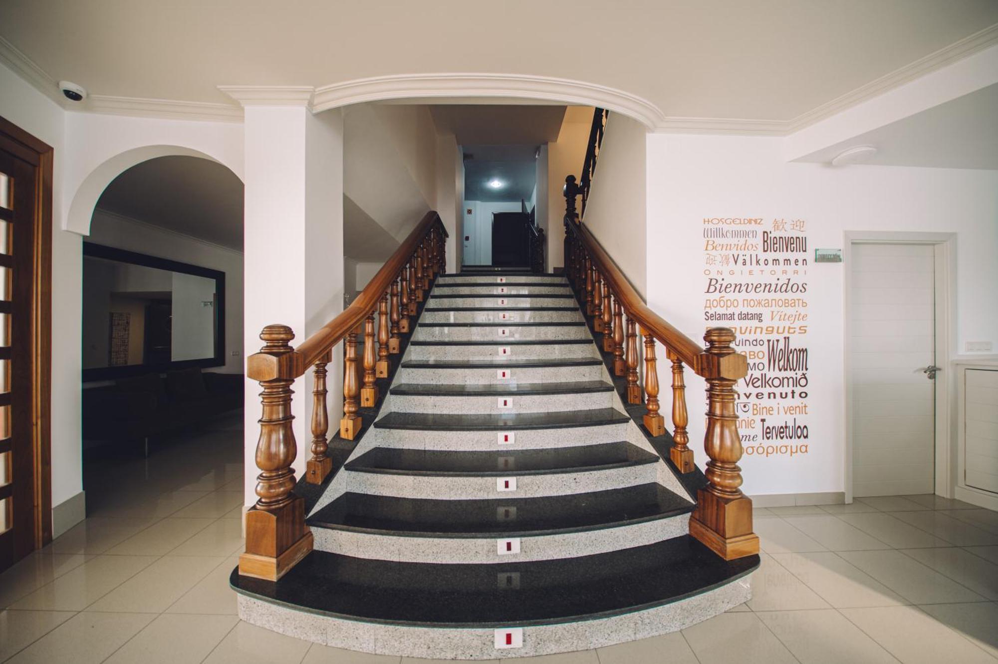 Hotel Dinajan Villanueva De Arosa Kültér fotó